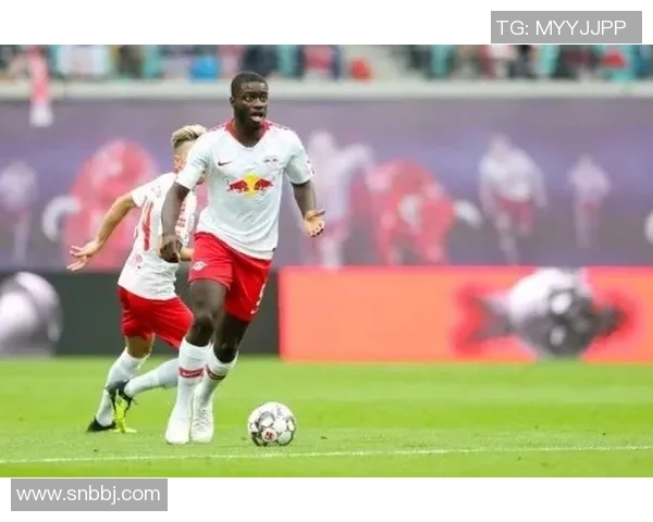 拉尔纳与特伦钦的较量揭示了足球战术与团队合作的深刻内涵